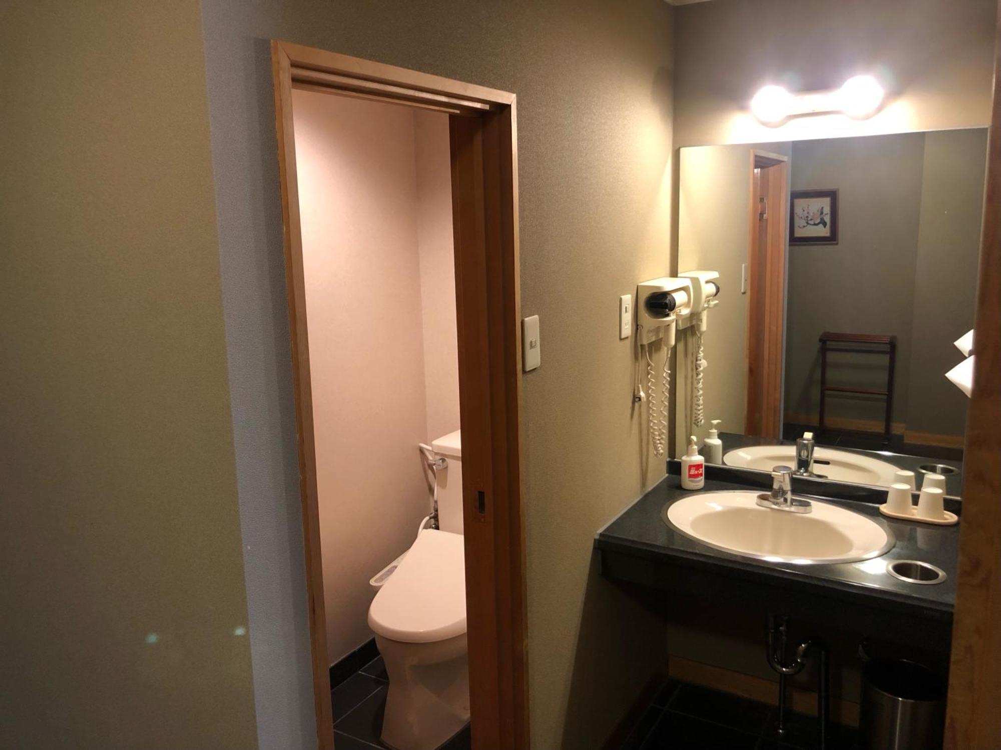 Hotel Wakamizusou Fujikawaguchiko Esterno foto