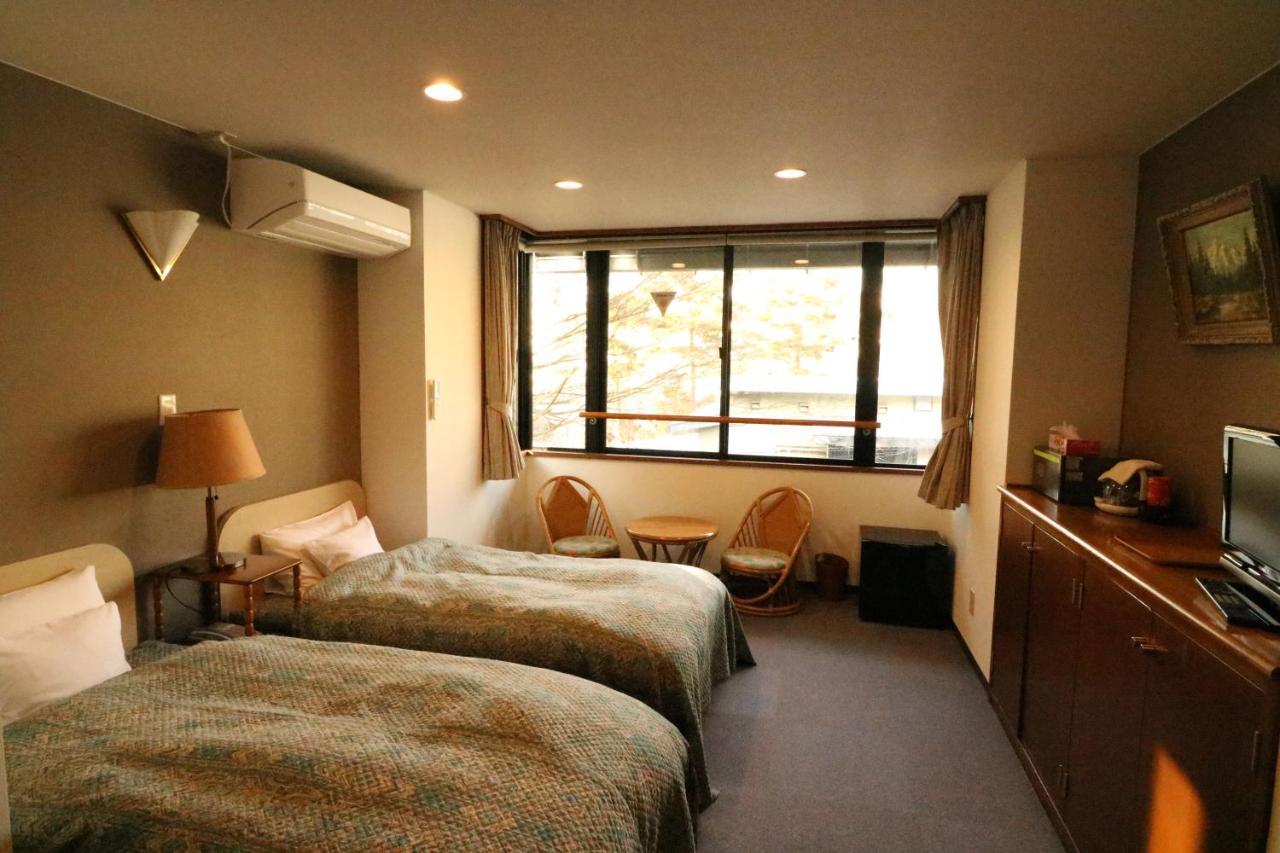 Hotel Wakamizusou Fujikawaguchiko Esterno foto